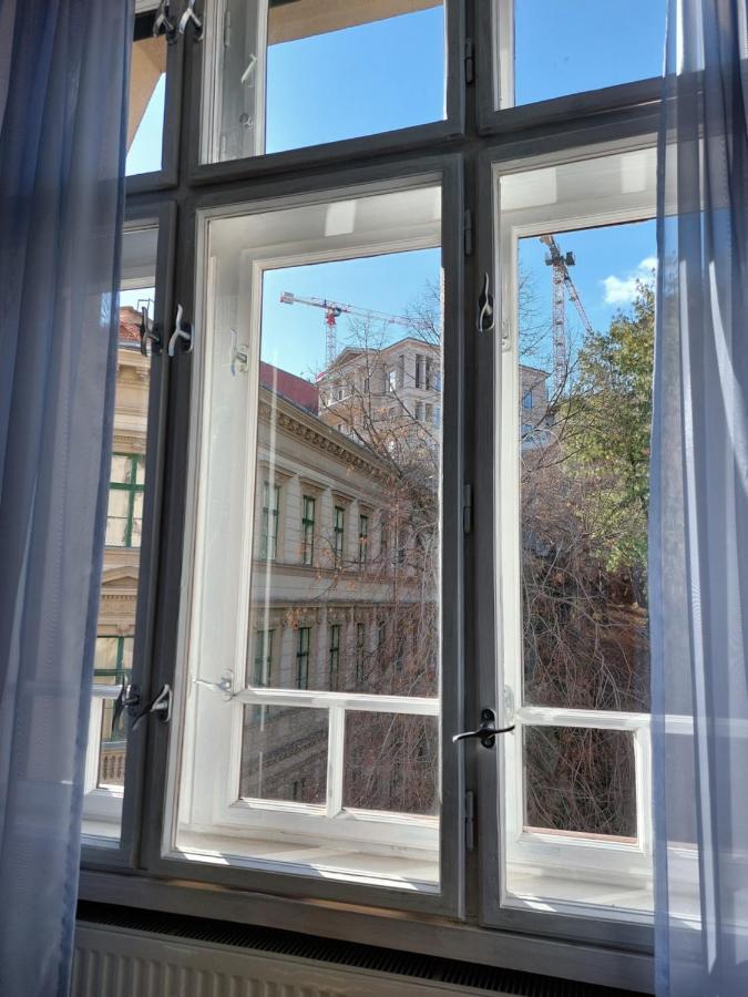 Sunny Studio At The Castle Budapeste Exterior foto